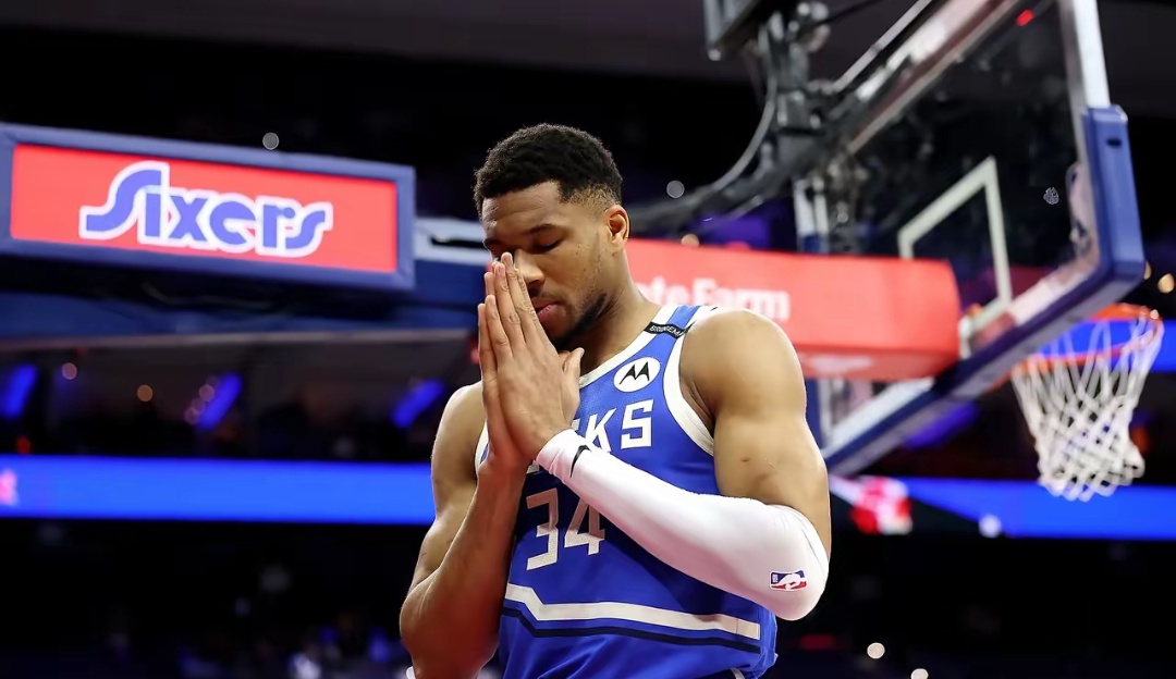 字母哥重返赛场，刷新纪录首场状态出色，中国队观众沸腾！的简单介绍华体会官方app下载