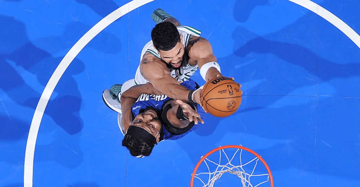  塔图姆打球 体育娱乐