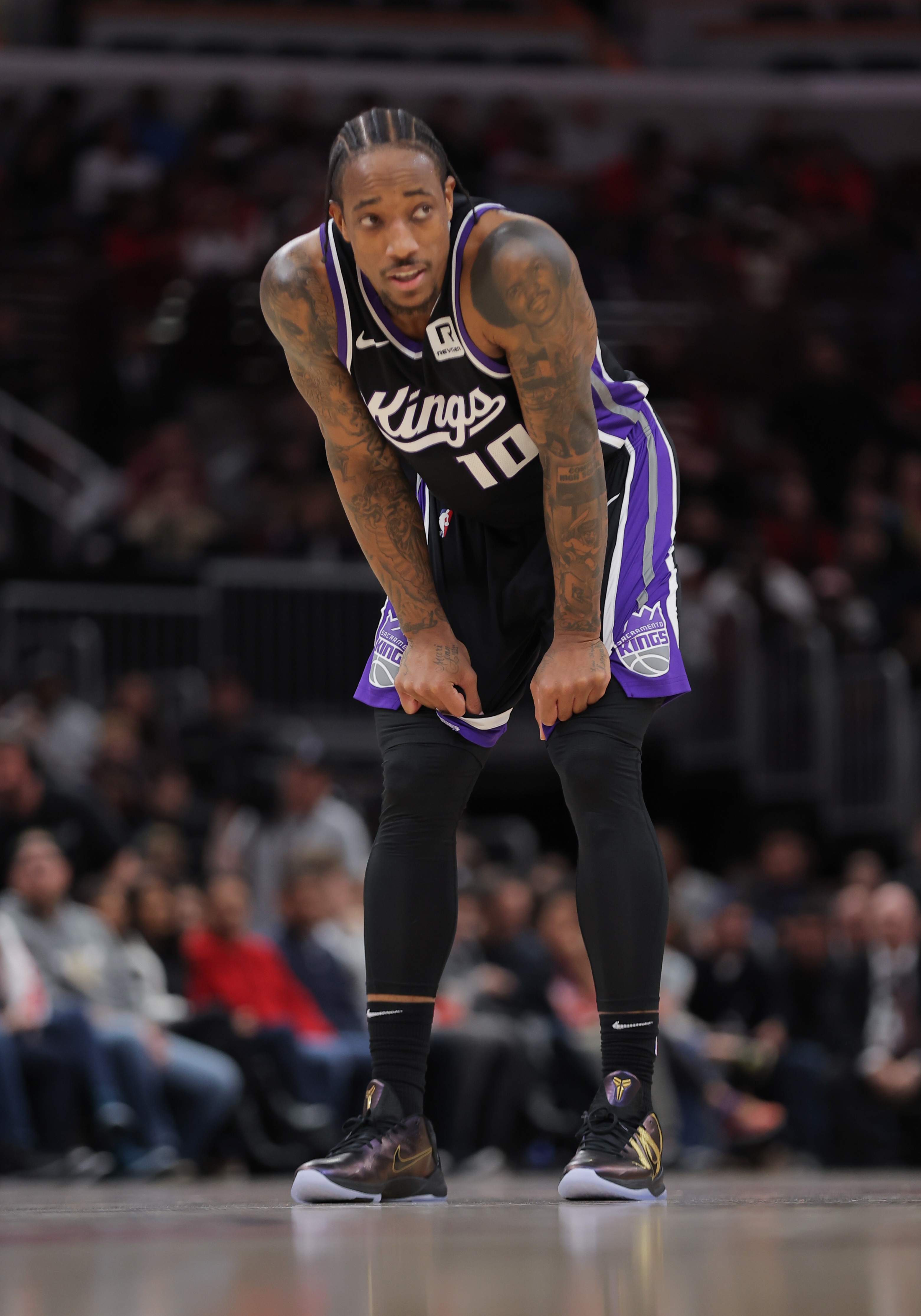 包含德罗巴在勇士比赛中比赛规则变更，重要助攻引发热议！观众掌声雷动的词条体育娱乐